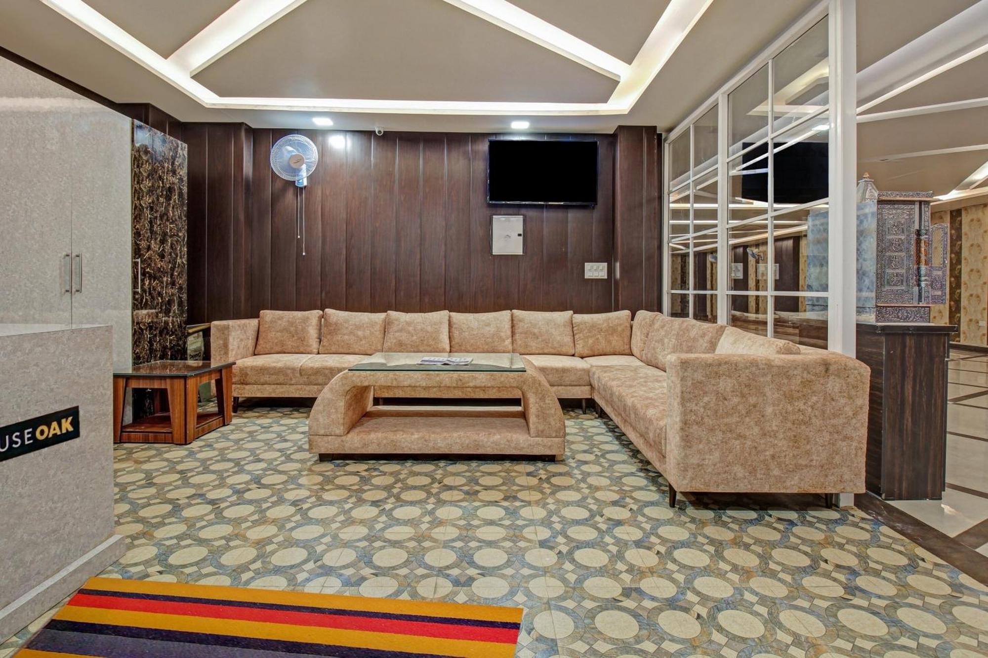 Townhouse Oak Vs Shivanya Лакхнау Экстерьер фото