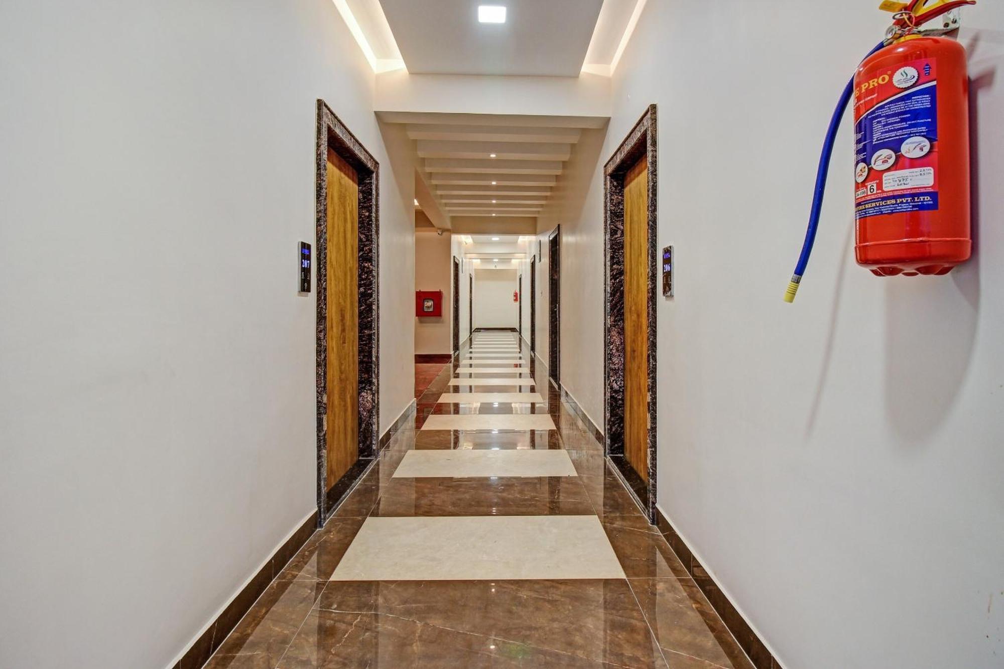 Townhouse Oak Vs Shivanya Лакхнау Экстерьер фото