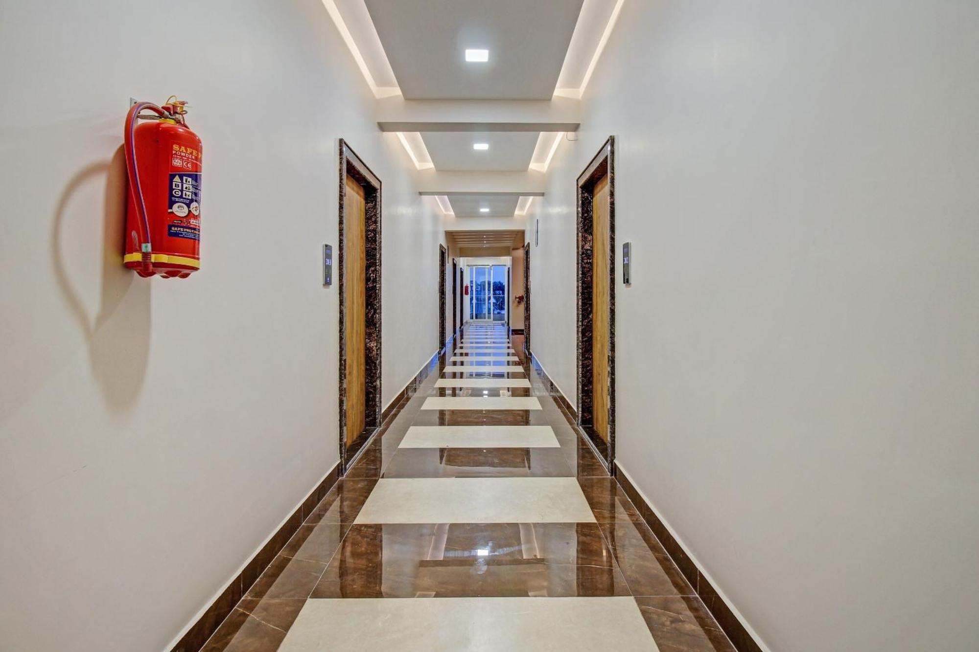 Townhouse Oak Vs Shivanya Лакхнау Экстерьер фото